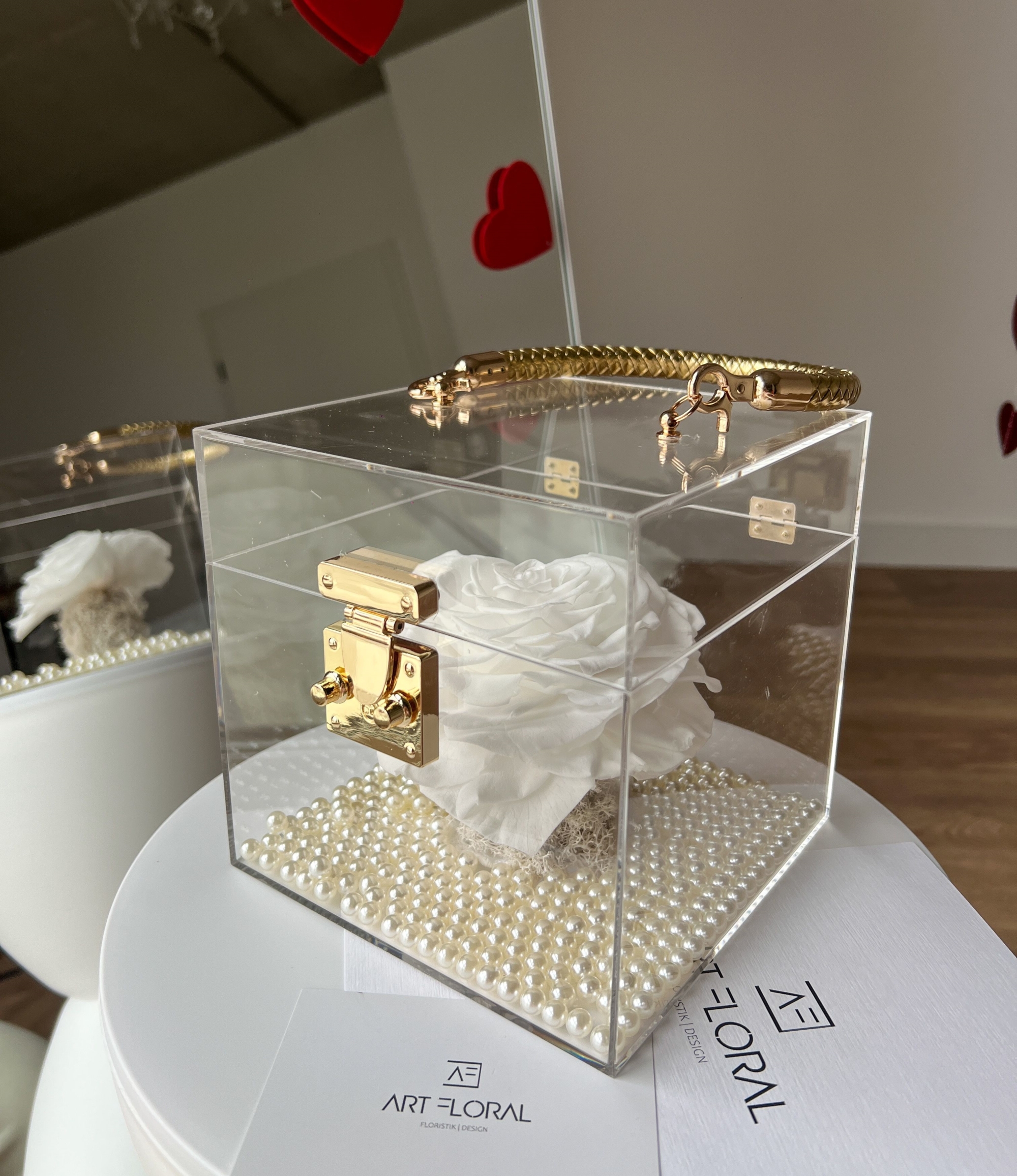 Weiße Ewige Rose im Acryl Cube als edles Geschenk