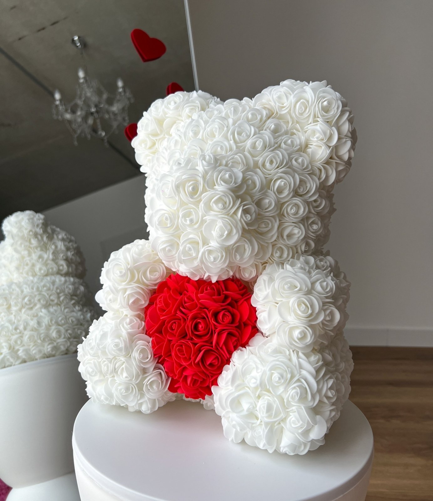 Rosenbär weiß mit Rosen Herz M
