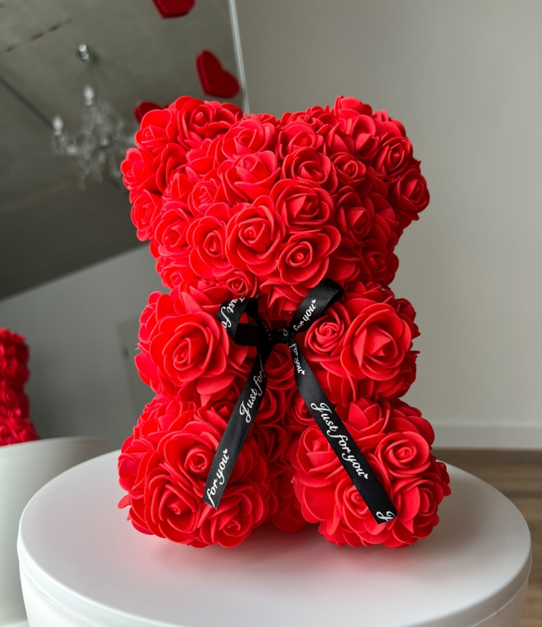 Kleiner roter Rosenbär – Teddybär aus roten Rosen als romantisches Geschenk