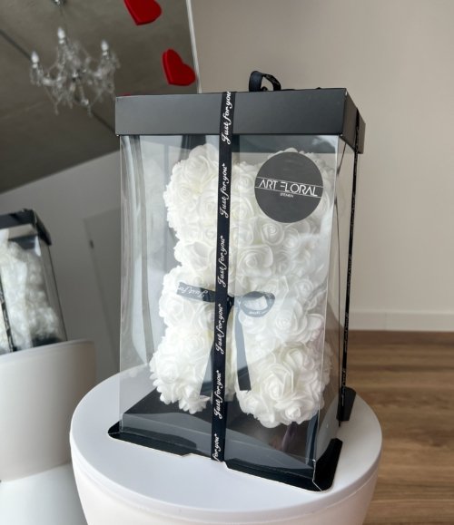 Kleiner weißer Blumenbär aus Rosen – edle Geschenkidee und dekoratives Highlight