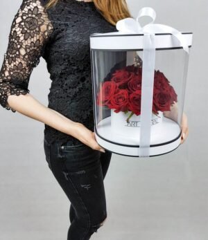 Aquarium mit roten Rosen