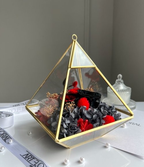 Blumen_Terrarium_Mystische_Blütenpyramide_2