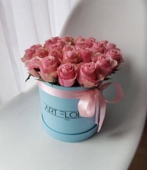 Rosane-Rosen-in-blauer-Box-M