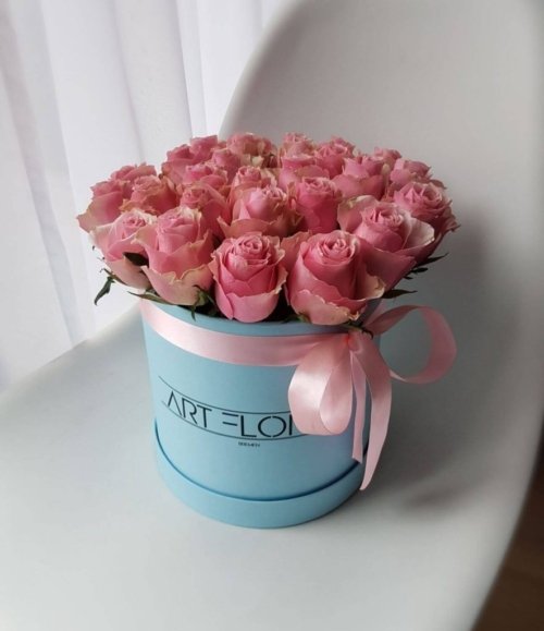 Rosane-Rosen-in-blauer-Box-M