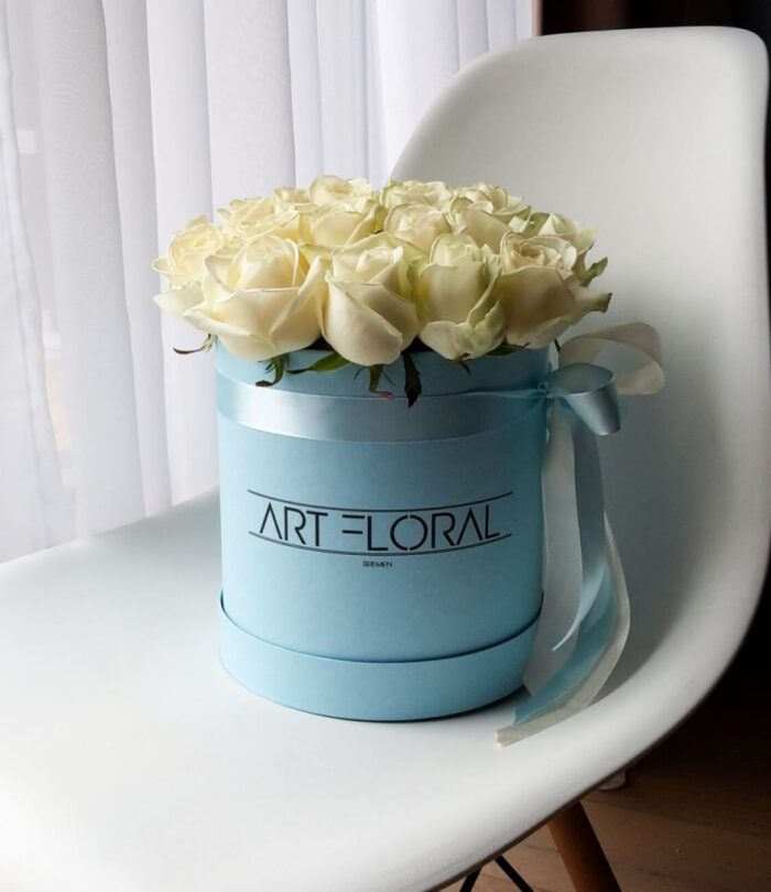 Blumenbox weiße Rosen