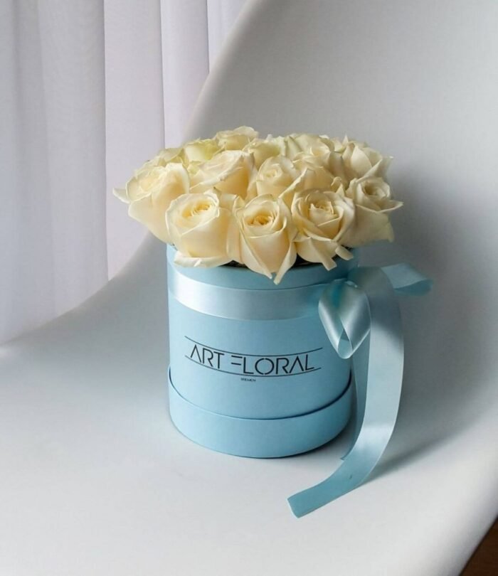 Blumenbox Weisse Rosen - S Box Blau
