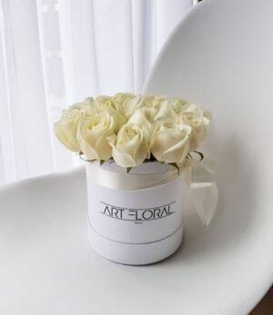 Weisse-Rosen-in-weisser-S-Box