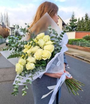 Weisser_Blumenstrauß_Eukalyptus_5