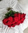 Blumenstrauß-rote-Rosen