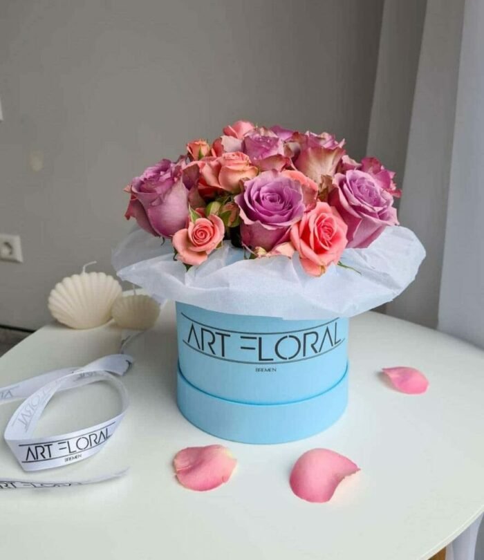 Blumenbox-Lila-Rosenmix-S-Box-Blau
