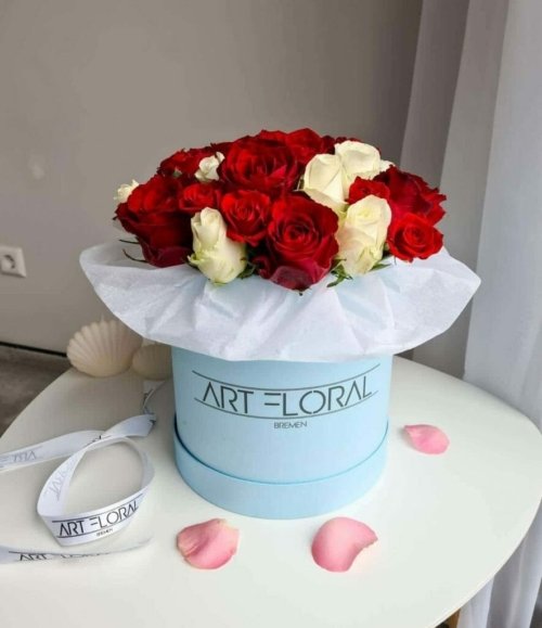 Blumenbox-Roter-Rosenmix-M-Box-Blau