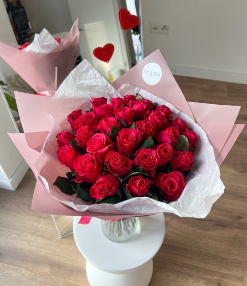 Blumenstrauß Cherry Lady – Rosen in sattem Kirschrot