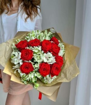 Blumenstrauß_Rosen_und_Alstromerien_2