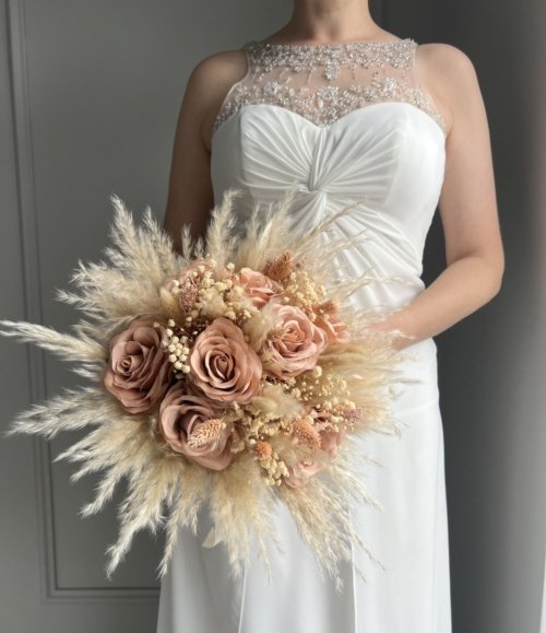 Kunstblumen Brautstrauß in Beige und Kaffeetönen