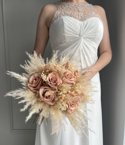 Eleganter Naturbrautstrauß in Braun-Beige Farben