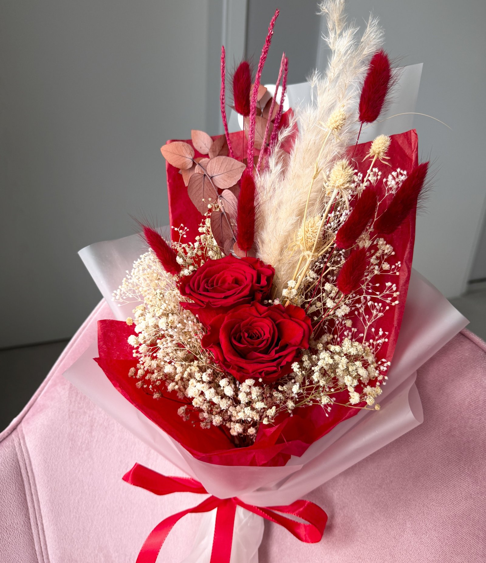 Trockenblumenstrauß „Rot“ mit roten Infinity Rosen