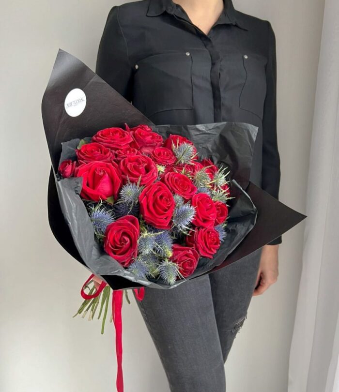 Blumenstrauß_Dornen_und_Rosen_2