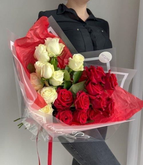 Romantischer Blumenstrauß als Geschenk zum Valentinstag