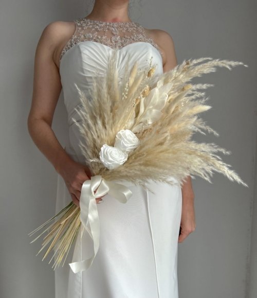 Boho Brautstrauß mit Ruscus und natürlichen Trockenblumen