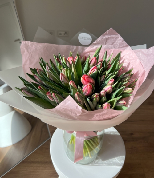 Tulpenstrauß in zartem Rosa als Geschenkidee