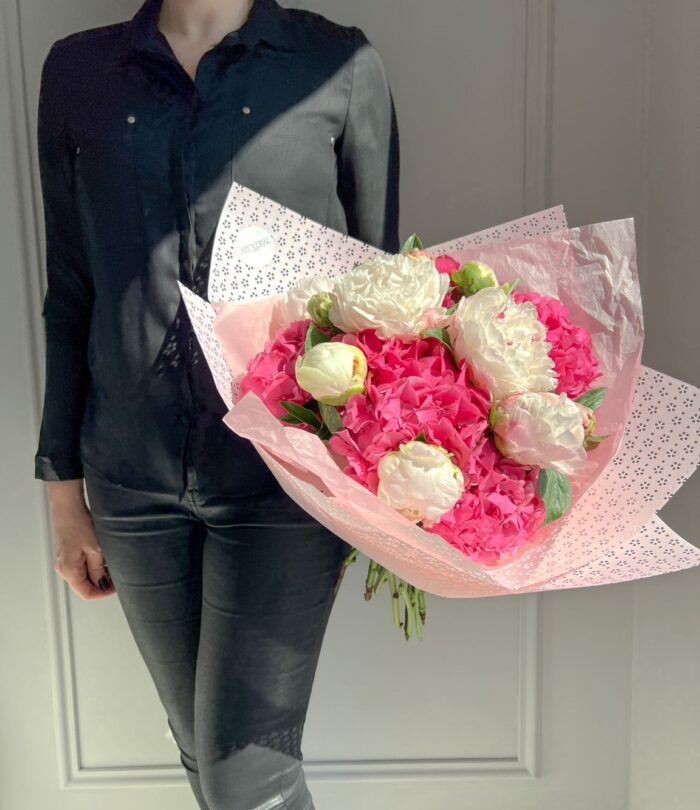 Blumenstrauß_Hortensien_und_Pfingstrosen_3