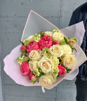 Blumenstrauß_Päonien_und_Rosen_3