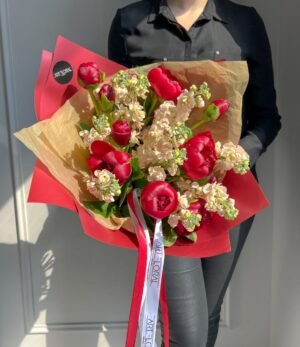 Blumenstrauß_Pfingstrosen_und_Levkojen_1