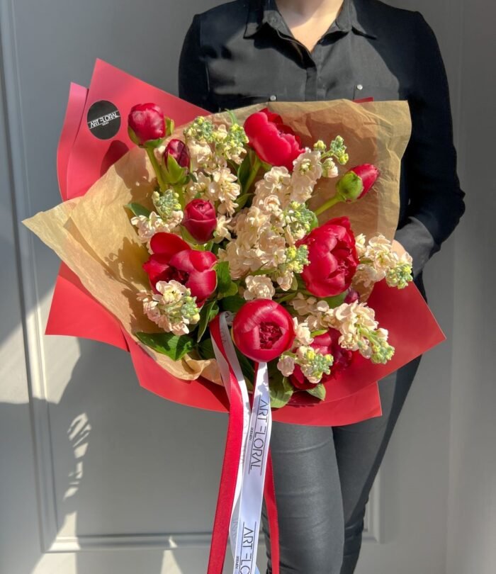 Blumenstrauß_Pfingstrosen_und_Levkojen_1