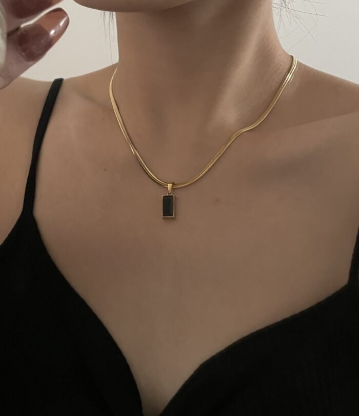 Anhänger_Halskette_Emma_gold_1