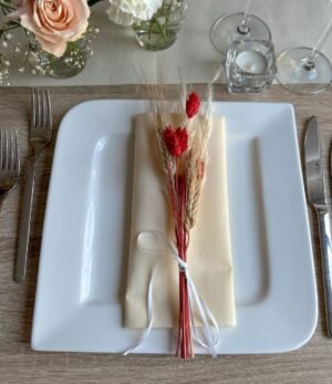 Gastgeschenk_Trockenblumenstrauß_Rot_3