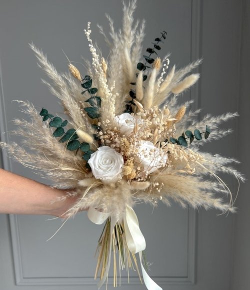 Boho Hochzeitsstrauß mit Lagurus und Eukalyptus