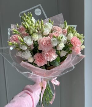 Blumenstrauß_Nelken_und_Lisianthus_4