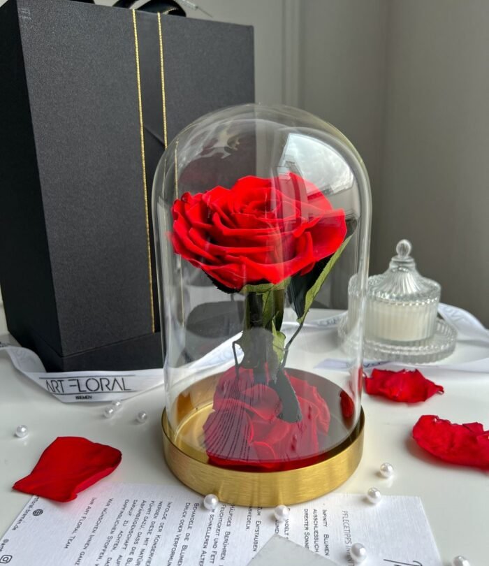 Ewige_rote_Rose_im_Glas_und_Gold_1