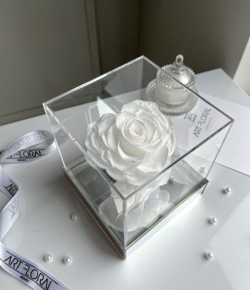 Weiße_Infinity_Herz_Rose_im_Acrylwürfel_4