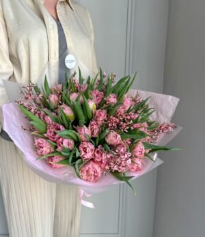 Blumenstrauß_Tulpen_und_Ginster_2