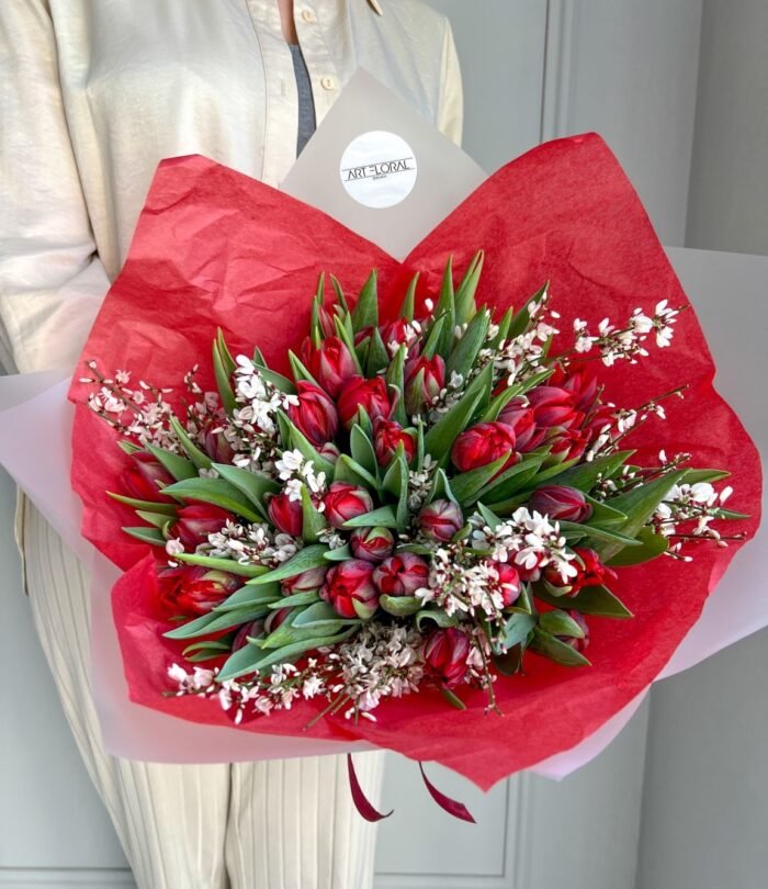 Blumenstrauß_Rote_Tulpen_und_Ginster_1