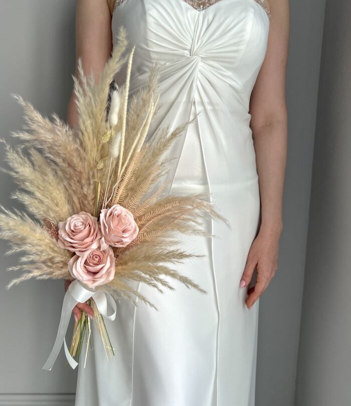 Kunstblumen_Brautstrauß_Rosen_in_Nude_3