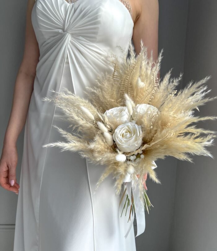Kunstblumen_Brautstrauß_Rosen_und_Pampas_1