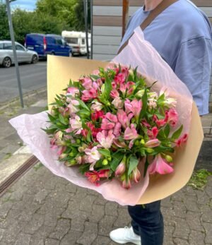 Blumenstrauß_Alstroemeria_1