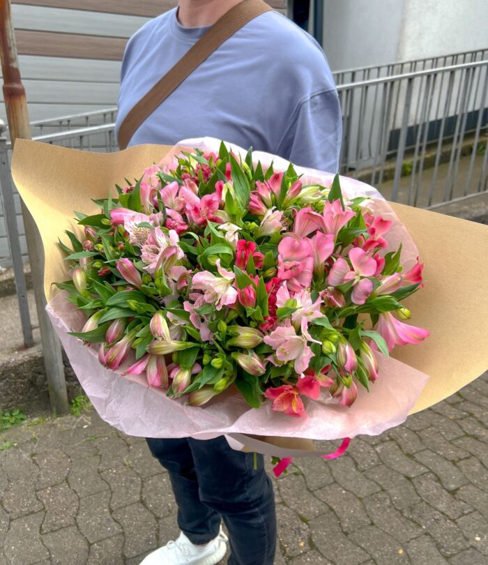 Blumenstrauß_Alstroemeria_2