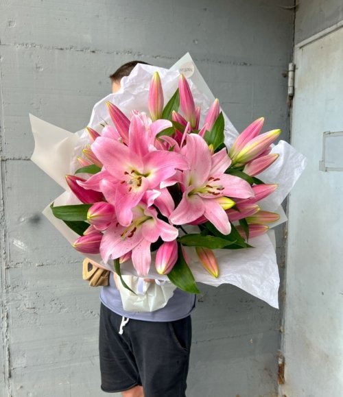 Blumenstrauß_Rosa_Lilien_1