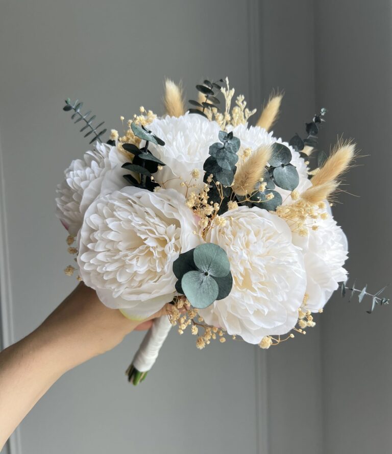 Hochzeitsstrauß aus Kunstblumen – Pfingstrosen, Eukalyptus & Trockenblumen Kombination
