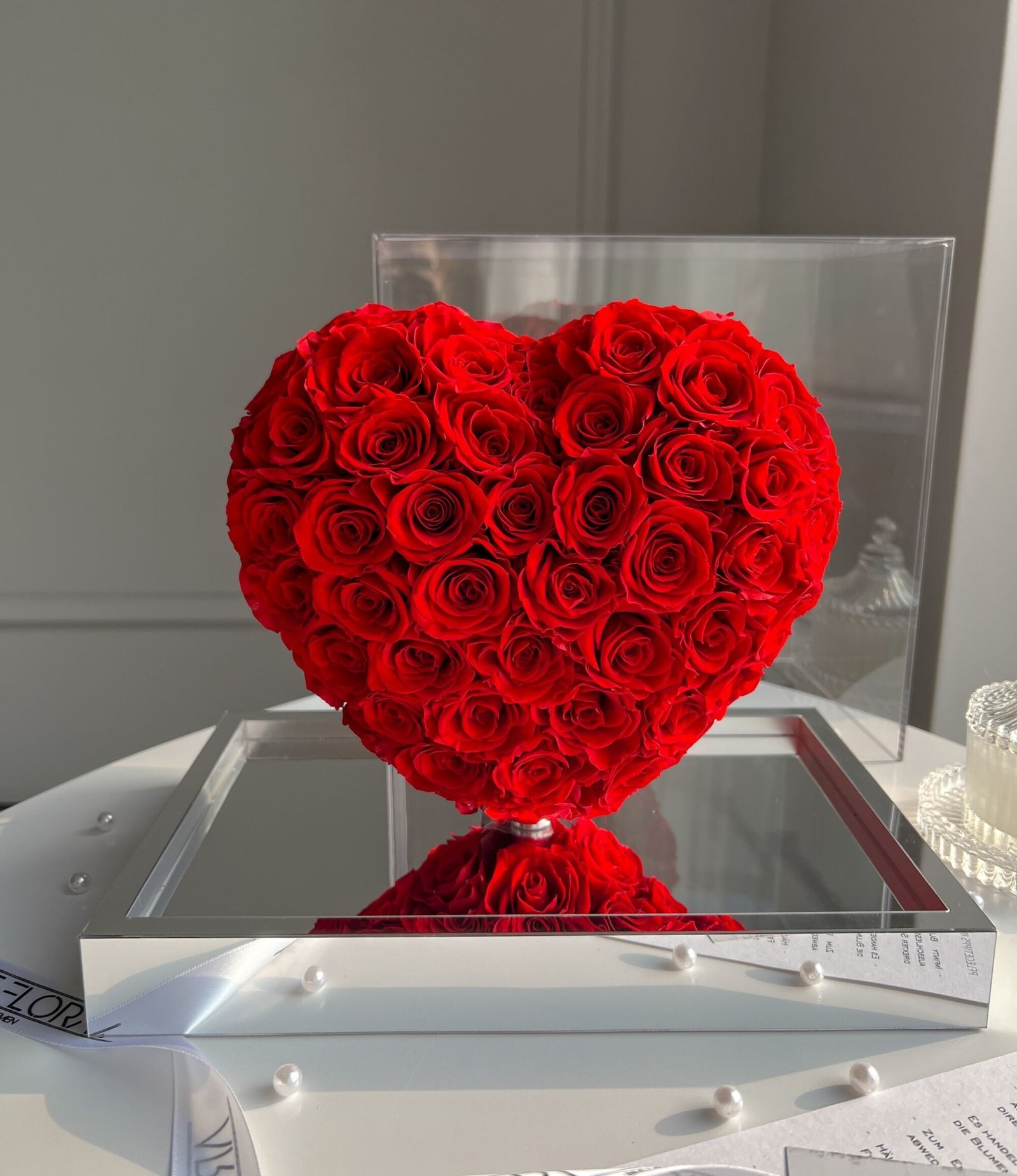 Herz_aus_Infinity_Rosen_in_Acrylbox_5