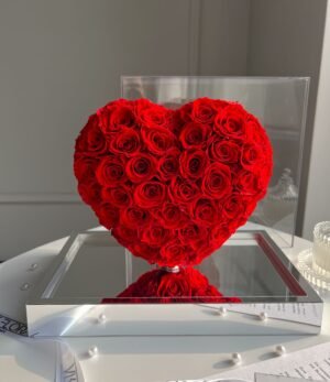 Herz_aus_Infinity_Rosen_in_Acrylbox_5