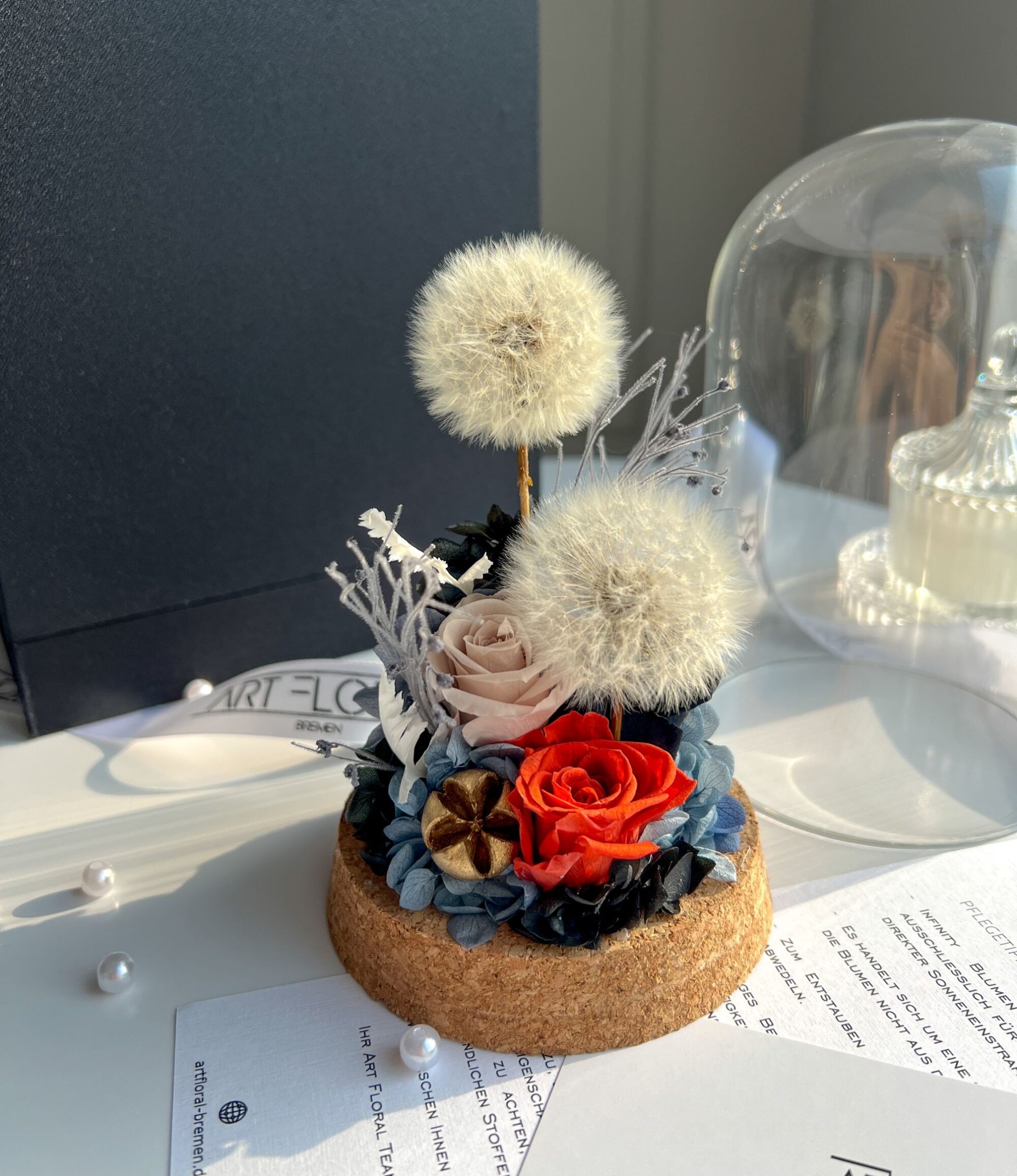 Ewiger_Blumentraum_in_Glaskuppel_3