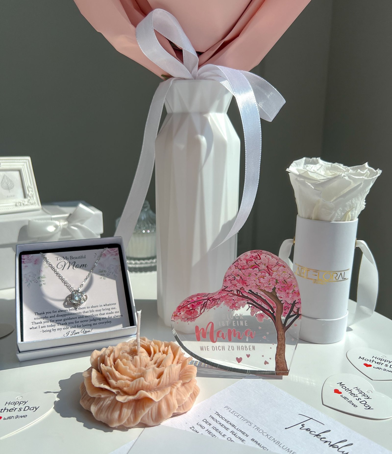 Muttertags-Geschenkset - Blumenstrauß, Schmuck, Infinity Rose, Kerze, Herz