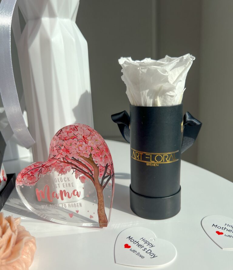 Muttertags-Geschenkset - Blumenstrauß, Schmuck, Infinity Rose, Kerze, Herz