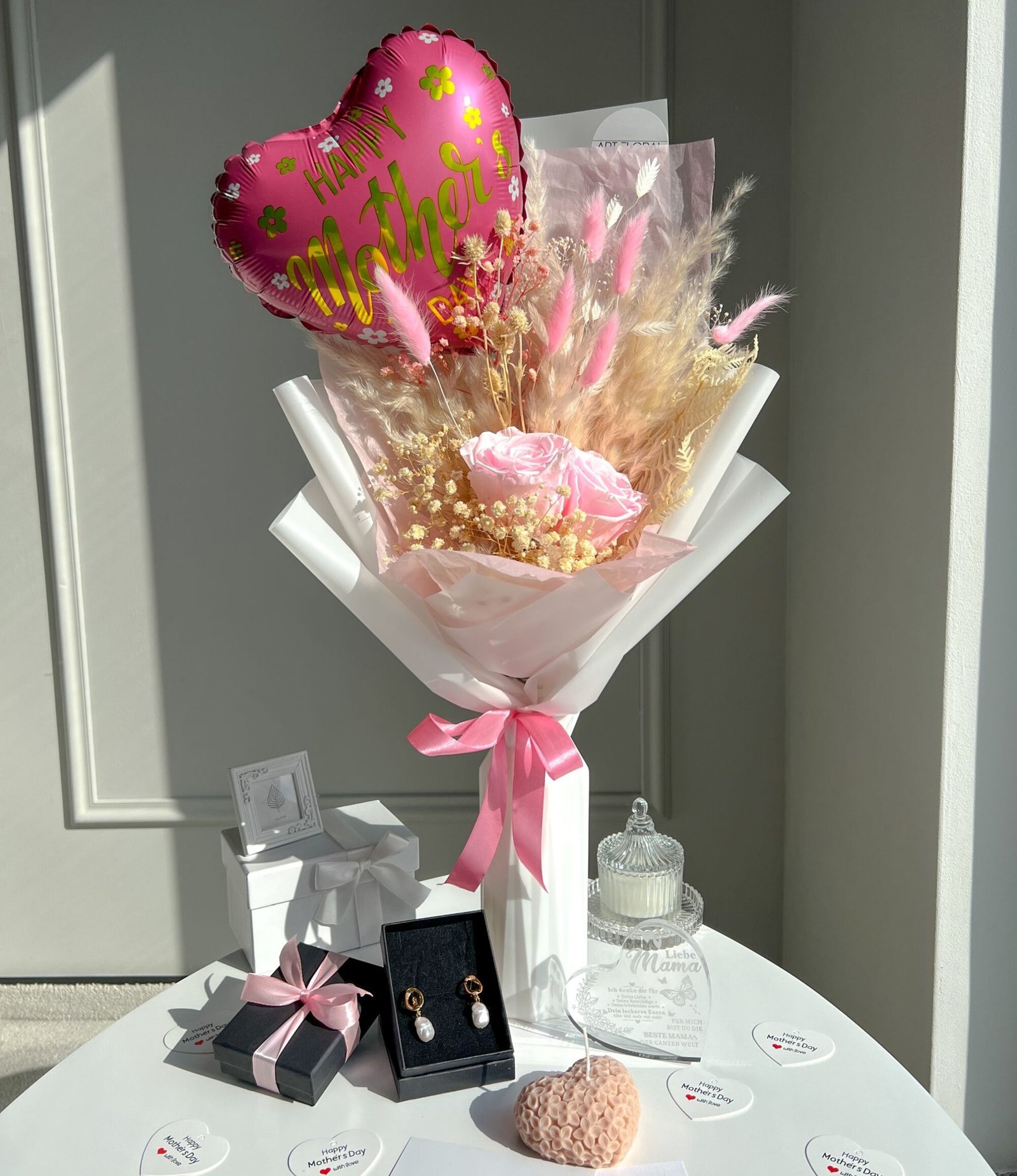 Muttertags-Geschenkset - Blumenstrauß, Schmuck, Infinity Rose, Kerze, Herz