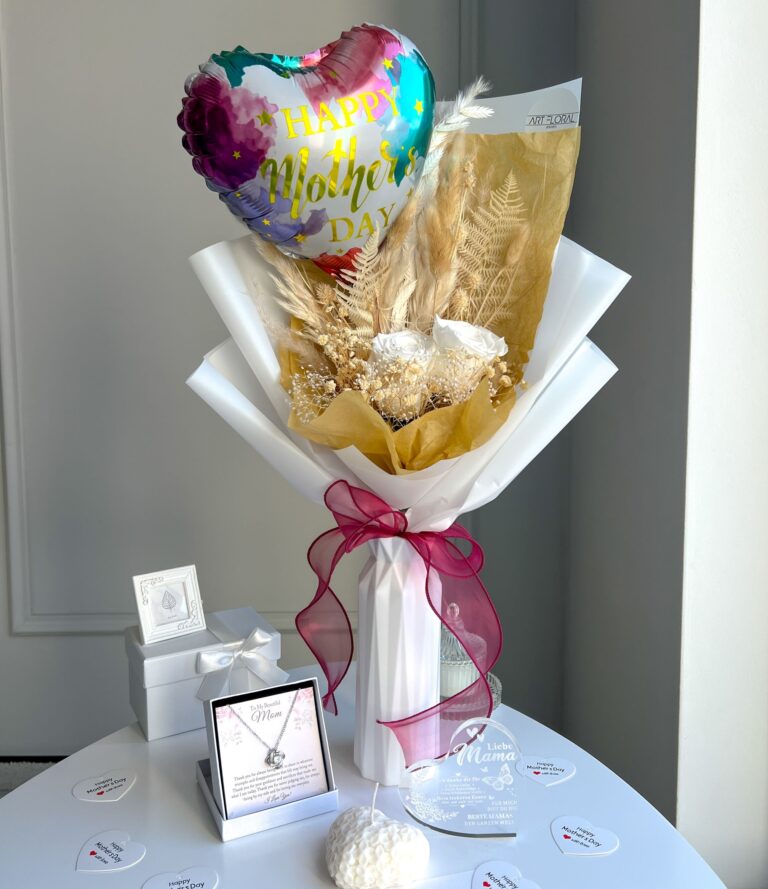 Muttertags-Geschenkset - Blumenstrauß, Schmuck, Infinity Rose, Kerze, Herz