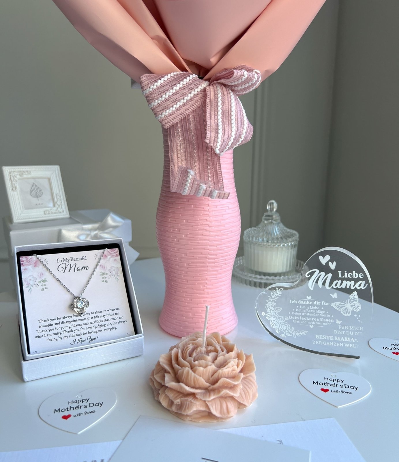 Muttertags-Geschenkset aus Trockenblumenstrauß, Schmuck und Deko